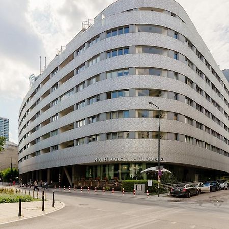 Deluxe Apartment Wronia 45 With Ac, Parking & Balcony By Renters Prestige Varsó Kültér fotó
