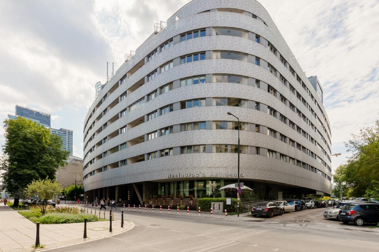 Deluxe Apartment Wronia 45 With Ac, Parking & Balcony By Renters Prestige Varsó Kültér fotó