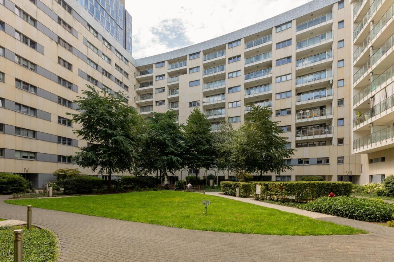 Deluxe Apartment Wronia 45 With Ac, Parking & Balcony By Renters Prestige Varsó Kültér fotó