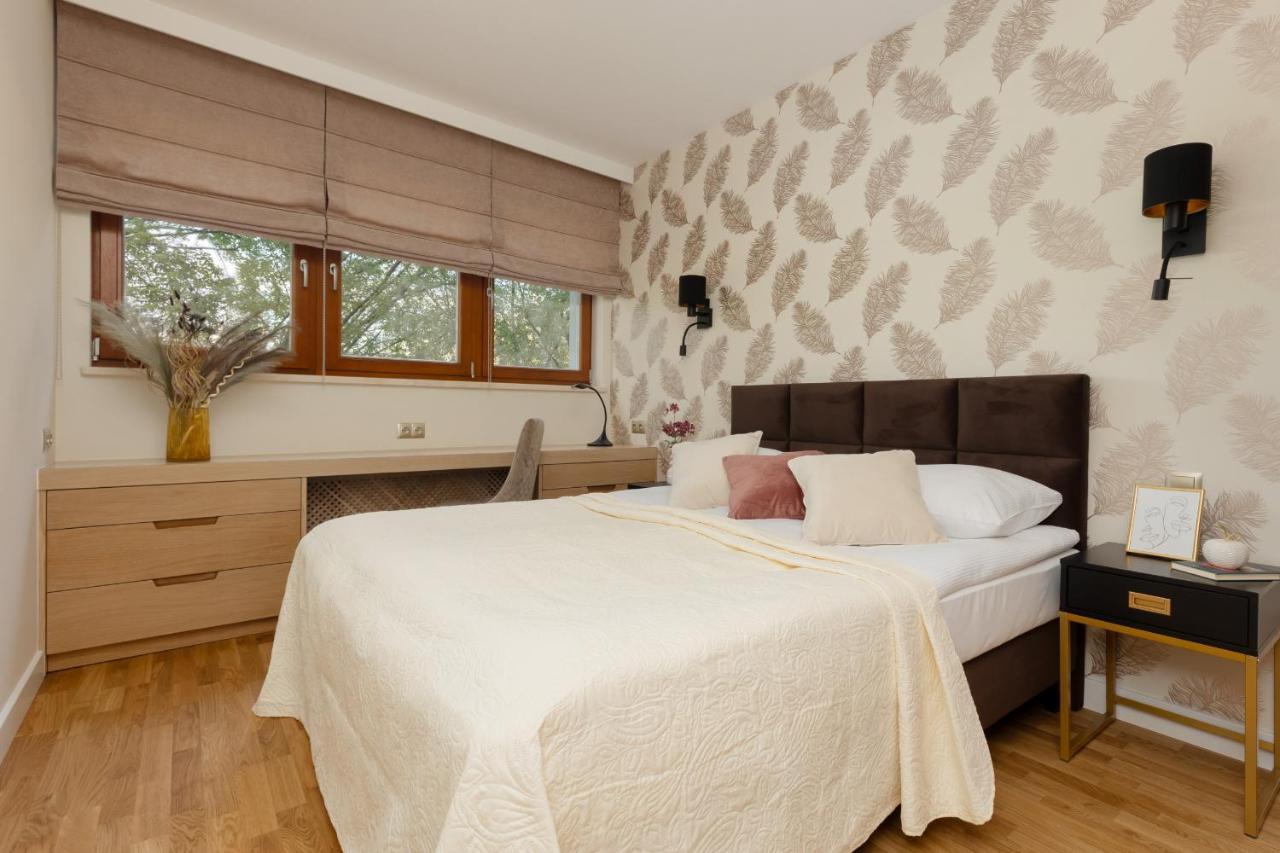 Deluxe Apartment Wronia 45 With Ac, Parking & Balcony By Renters Prestige Varsó Kültér fotó