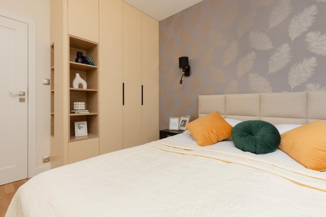 Deluxe Apartment Wronia 45 With Ac, Parking & Balcony By Renters Prestige Varsó Kültér fotó